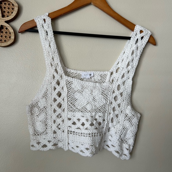 Le Lis White Crochet Crop Top - Picture 2 of 8